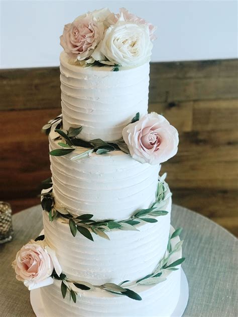 Textured Buttercream Wedding Cake Wedding Cake Fresh Flowers Fresh