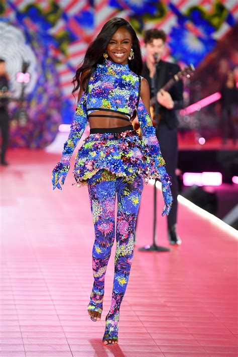 Victorias Secret Fashion Show 2018 Every Look Decoded From The Runway