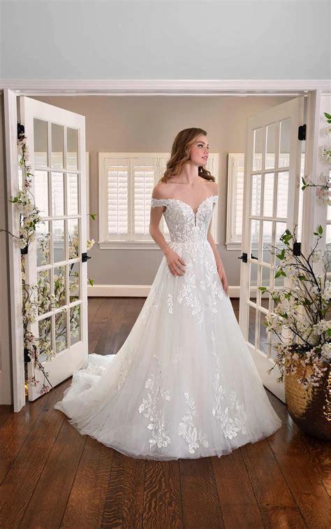 Classic V Neckline Gown With Lace Appliques True Society Bridal