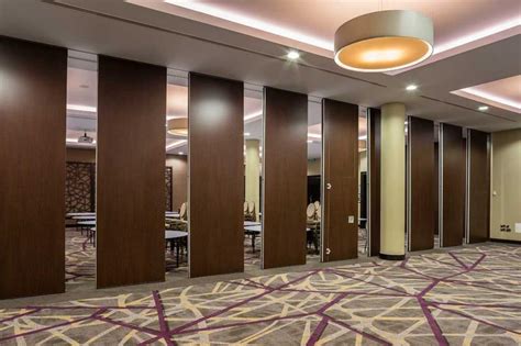 .walls, moveable walls, sliding folding partitions, vinyl concertina partitions, folding walls and glass walls. Beautiful and practical movable partition screen is the ...