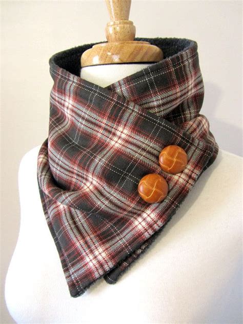 Brown And Rust Plaid Neck Warmer Scarf With Tan Buttons Moldes De