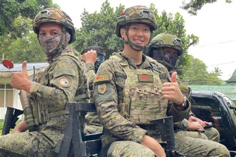 Army Reservist Ronnie Honors Soldiers War Veterans Abs Cbn News