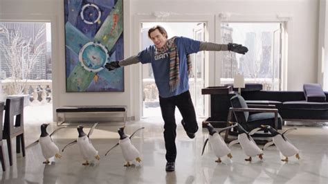 «пингвины мистера поппера» — американская комедия марка уотерса с участием джима керри и карлы гуджино. Mr. Popper's Penguins | Winter Movies For Kids | POPSUGAR ...