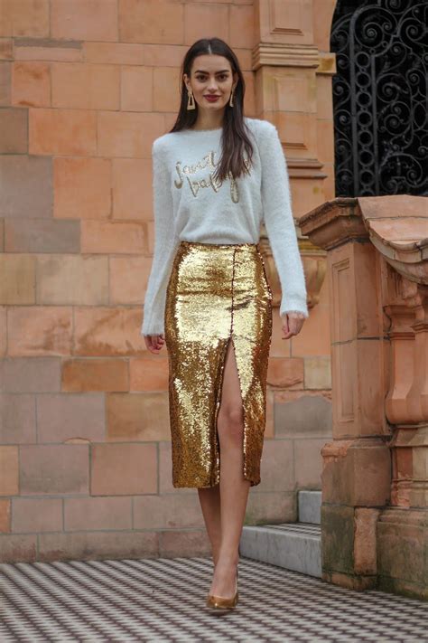 3 Sequin Midi Skirts And How To Style Them Peexo Casual New Years Eve