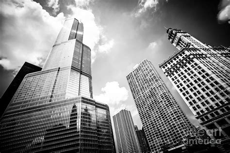 Black And White Picture Of Chicago New And Old Buildings