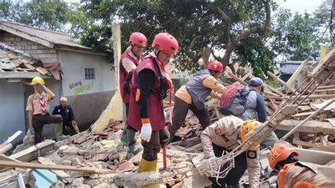 Foto Aksi Pramuka Peduli Dalam Penanganan Gempa Bumi Cianjur