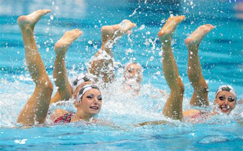Canadas Synchronized Swim Team Offers Tribute To Us Womens Soccer