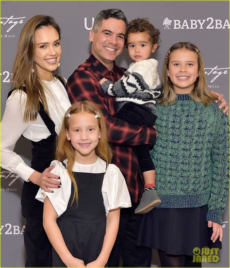 Jessica alba inherited her inner strength from her father, and from her mother, she got her unique beauty. Full Sized Photo of jessica alba husband cash warren ...