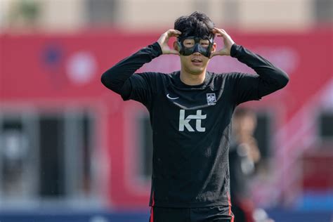 Why Is South Korean Star Heung Min Son Wearing A Mask