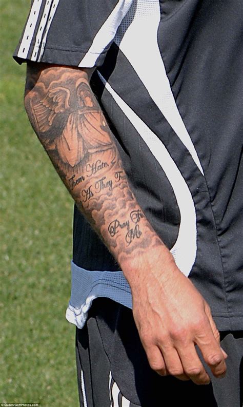 David Beckham Hand Tattoo Oke