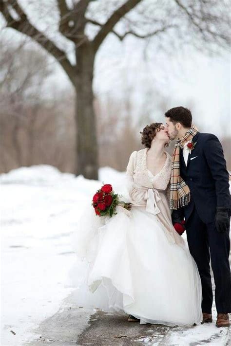 6 способов создать стильный зимний образ жениха Weddywood Winter