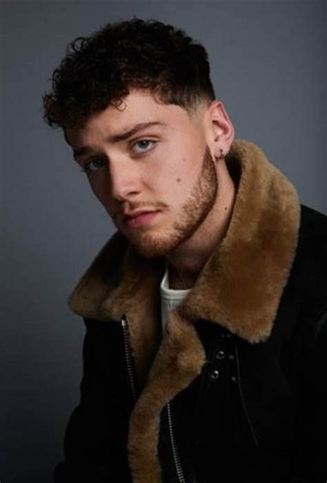 Bazzi Releases Debut Album Cosmic