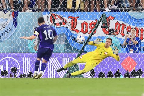 World Cup 2022 Wojciech Szczesny Equals 20 Year Old Record By Saving Lionel Messi Penalty