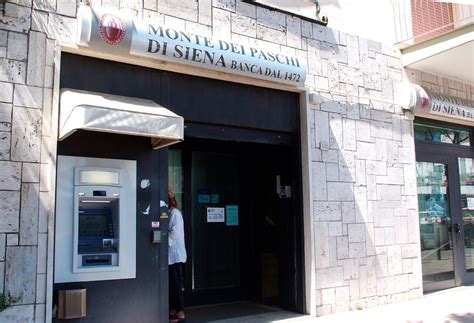Queste aziende hanno un fatturato stimato di € 470.584 miliardi e impiegano un numero di dipendenti stimato in 616,412. GENNARO DEL GIUDICE: ANCORA UNA RAPINA AL "MONTE DEI ...