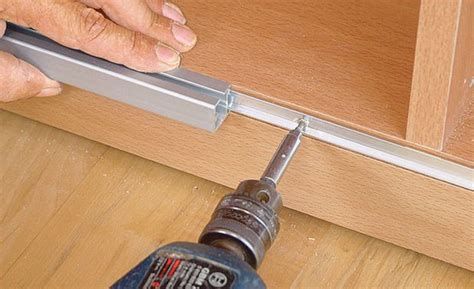 Der auftrag war aus der abstellkammer ein begehbaren kleiderschrank mit schiebetüren zu bauen. Drempelschrank bauen | selbst.de | Dachschrägenschrank ...