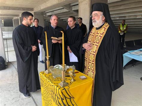 * τα βράδια που περπατώ γύρω από αυτήν και όχι μόνο εγώ , η αγια σοφια μοσχομυρίζει θυμίαμα σαν αυτό που καίτε στις ορθόδοξες εκκλησίες. Πατέρας Τιμόθεος για «Αγιά Σοφιά»: «Είμαι συγκινημένος ...