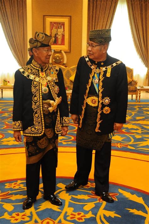 Feudal pada zaman dahulu dimana sultan diberikan hak istimewa yang dianggap sangat. Kedah La: Sembah tahniah Yang DiPertuan Agong baharu ...