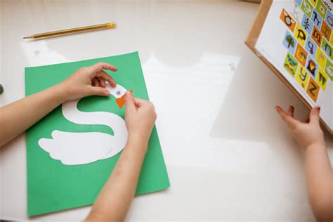 This post contains affiliate links. Printable Letter S Craft - S Is for Swan