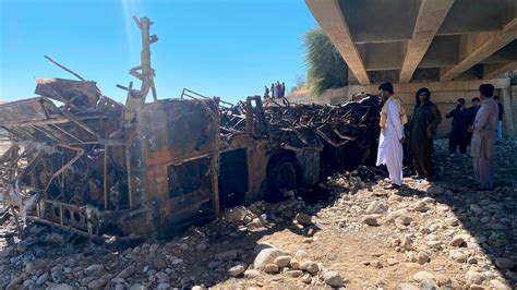 Pakistan Passenger Bus Crash Leaves 40 Dead Ctv News