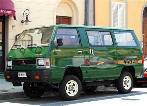 обои Ван Mitsubishi Молодой человек Oldvan L300 Автошина