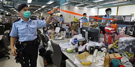 Hong Kong Media Tycoon Jimmy Lai Arrested Newsroom Raided Under China