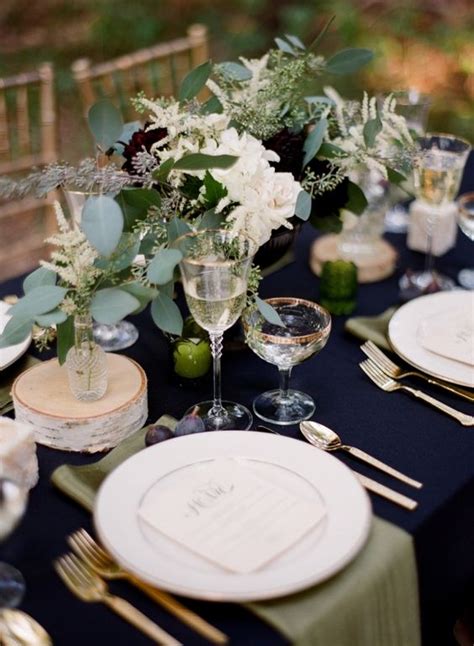 Romance And Warmth 29 Genius Winter Wedding Table Setting