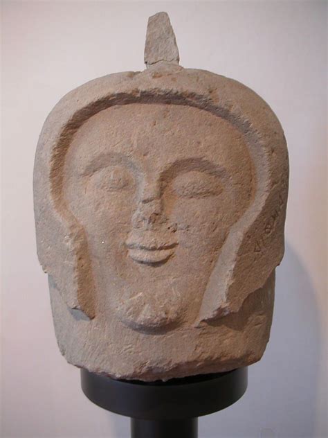 Etruscan Cippus Warrior Head Etruscos Wikipedia La Enciclopedia