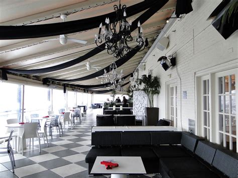 Make your way to dc's iconic rooftop for a reimagined experience. POV Rooftop Lounge (Washington DC, USA) ★★☆☆☆ | A ...