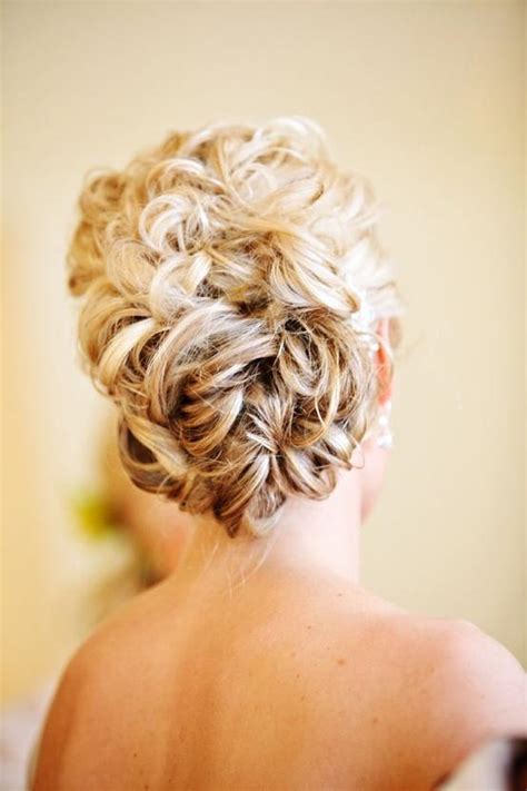 Long curly hairstyle for wedding Updo Hair Model - Wedding Wavy Updo Hairstyle #891115 ...