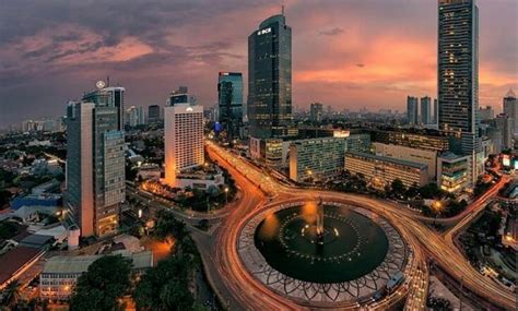 Keberhasilan fatahillah mengusir tentara portugis pada 22 juni 1527 dan merebut jakarta yang saat itu bernama sunda kelapa, akhirnya membuat tanggal 22 juni diperingati sebagai hari ulang tahun. 10 Gambar Kota Jakarta 2021 Foto Malam Hari Dari Atas ...