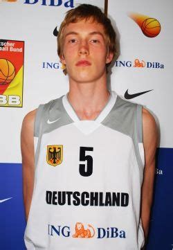 Giffey tritt auch als spitzenkandidatin der spd für die wahl zum berliner abgeordnetenhaus im herbst an und will regierende bürgermeisterin der hauptstadt werden. Niels Giffey commits to UConn - The UConn Blog