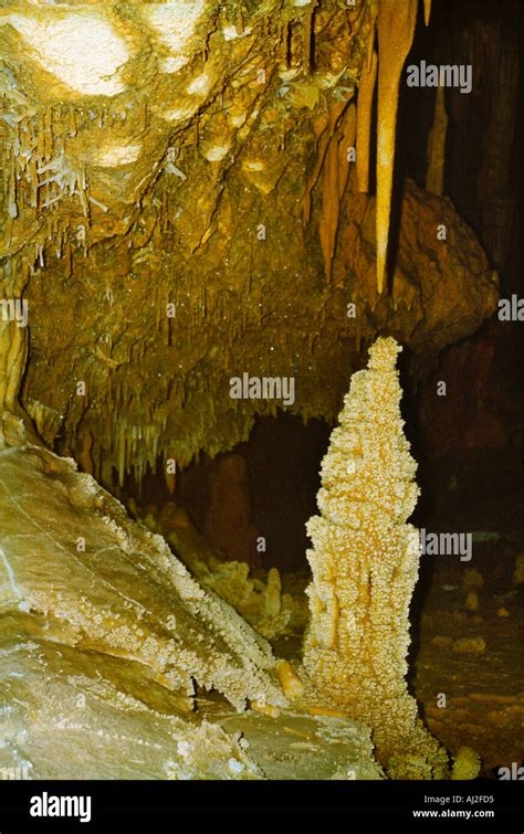 A Spectacular Cave Colour And Formation Stock Photo Alamy