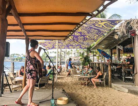The Best Bars In Kona Hawaii Everyday Runaway