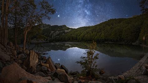 Italy Forest And Lake Mountain Under Sky With Stars Hd Nature