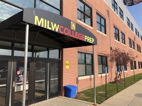 Milwaukee College Prep Charter Schools Stay With Mps After All Wuwm