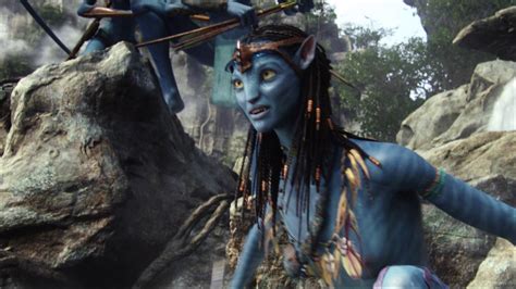Голая Зои Салдана в Avatar