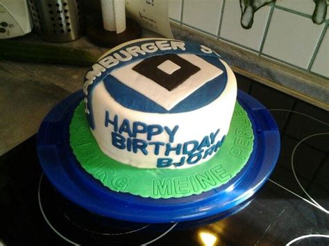 Fußball kuchen desserts ohne backen torten deko hsv torte hsv fussball kinder schokolade geburtstag kuchen geburtstagstorte hochzeitstorte. 77 best images about meine kleine Kuchenwelt on Pinterest ...