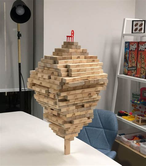 Jenga Master Stacks 518 Planks On Top Of A Single Vertical Block