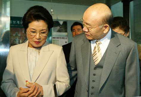 이 팩션의 성공여부는 역사의 맥락을 얼마나. 38년 전 오늘 '체육관 대통령'된 전두환, 여전히 반성은 없다 ...