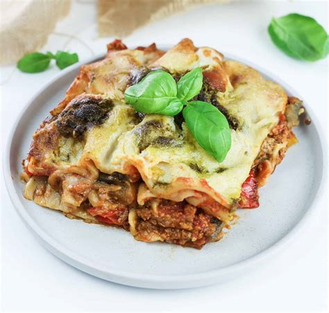 Veggie Lasagna With Pesto And Mozzarella Sauce