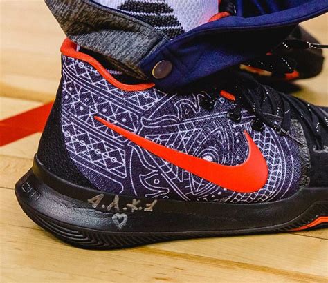 Kyrie irving is known to add personal touches to his kyrie basketball sneakers. Kyrie Irving's Newest Nike Shoe Is Inspired By His "Hamsa ...