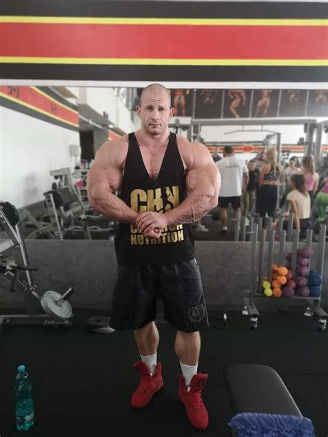 Hola Bodybuilders IFBB PRO Michal Križo