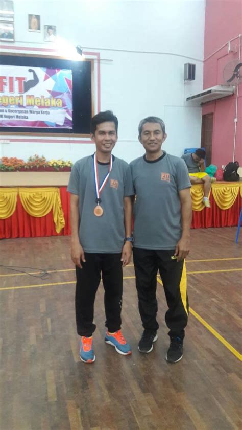 .mewarna, pertandingan fesyen, pertandingan tandak melayu sarawak, pertandingan nyanyian skal idol dan ceramah agama oleh ustaz kazim elias. LKIMMELAKA on Twitter: "FIT LKIM NEGERI MELAKA 30 DEC 2017 ...