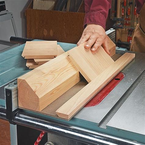 Clever Table Saw Jig | Woodworking jigsaw, Woodworking workbench
