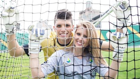 Goalkeeper tiago volpi of figueirense during a match between figueirense and chapecoense for the brazilian series a 2014 at orlando scarpelli stadium. Mão na bola é expulsão, mão na bola é paixão: Volpi, um ...