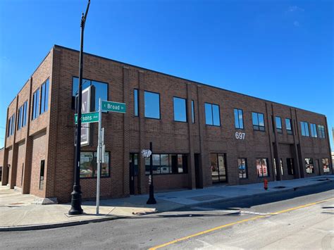 693 697 E Broad St Columbus Oh 43215 Office For Lease Loopnet