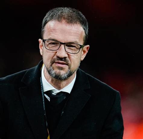 Der sportdirektor hatte nach einer kurzen nacht (das abendessen nach dem sieg dass fredi bobic die muskeln von serdar tasci tatsächlich malträtieren lässt, darf bezweifelt werden, aber der scherz unterstreicht einerseits die gute stimmung. Bobic: «Fußball macht in der Krise professionellen Job» - WELT