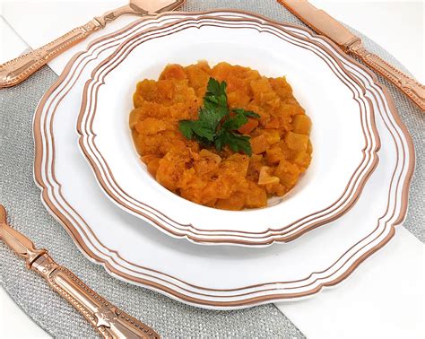 Check spelling or type a new query. Aristocrat - Elegant Disposable Dinner Plate, 26cm White/Rose Gold 10pcs