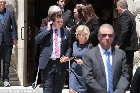 Roger Ailes Teen Son Lashes Out During Eulogy In Florida Daily Mail Online