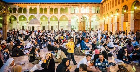 Wann ramadan ist und was es damit auf sich hat, erfahren sie in diesem artikel. 10 Fakten zum Ramadan - Bedeutung & Bräuche